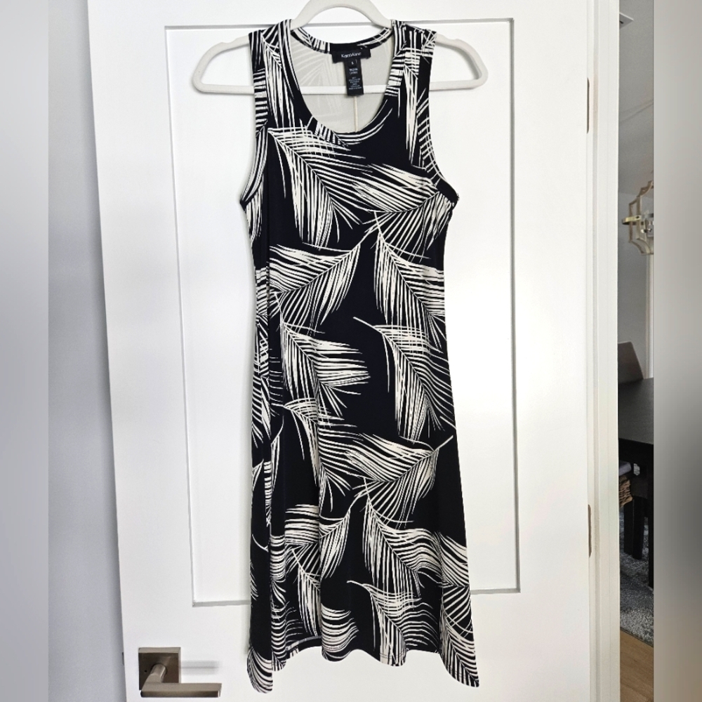 Karen Kane B&W Sleeveless Dress - Small